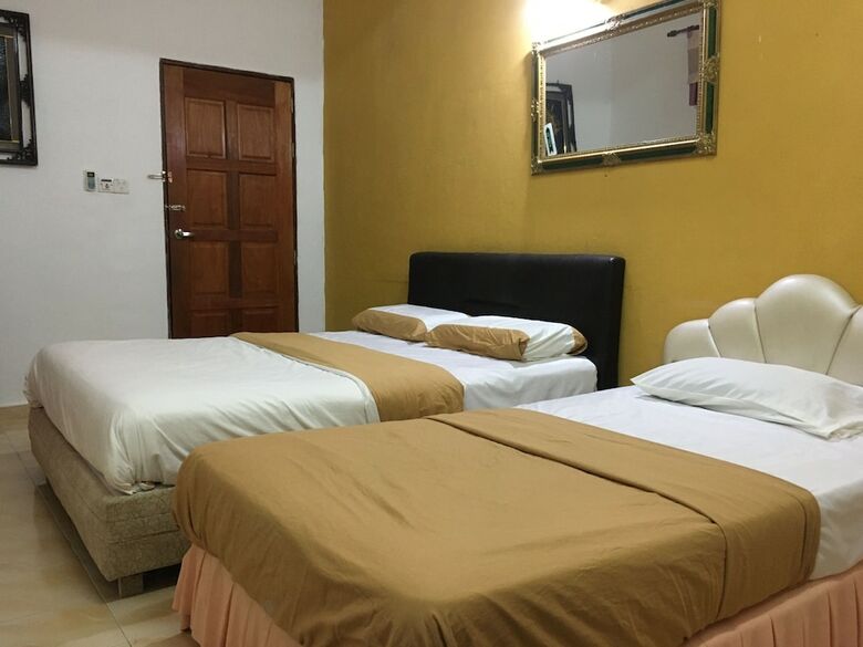 Hotel Oyo 89653 Anisaa Inn
