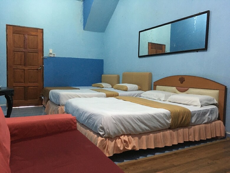 Hotel Oyo 89653 Anisaa Inn