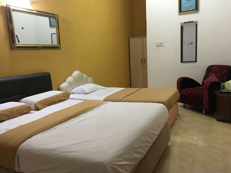 Hotel Oyo 89653 Anisaa Inn