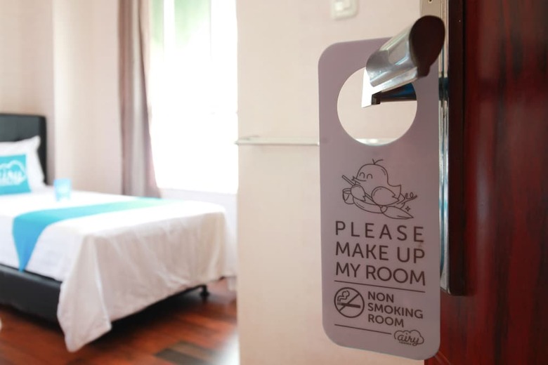 Hotel Airy M Walk Pierre Tendean Manado