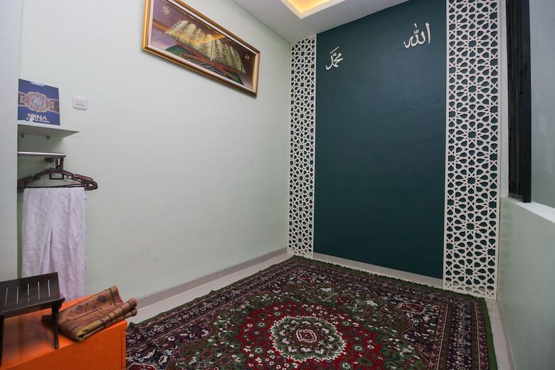 Hotel Airy Syariah Dukuh Pakis Dua 19b Surabaya