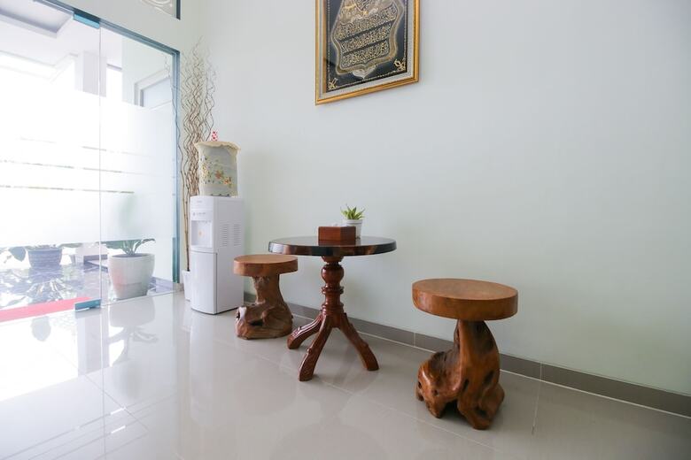 Hotel Airy Syariah Dukuh Pakis Dua 19b Surabaya