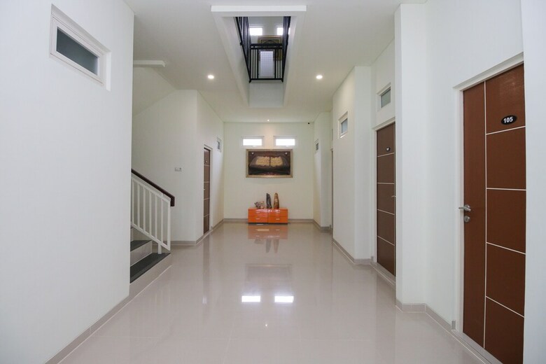 Hotel Airy Syariah Dukuh Pakis Dua 19b Surabaya