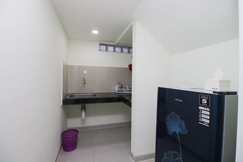 Hotel Airy Syariah Dukuh Pakis Dua 19b Surabaya