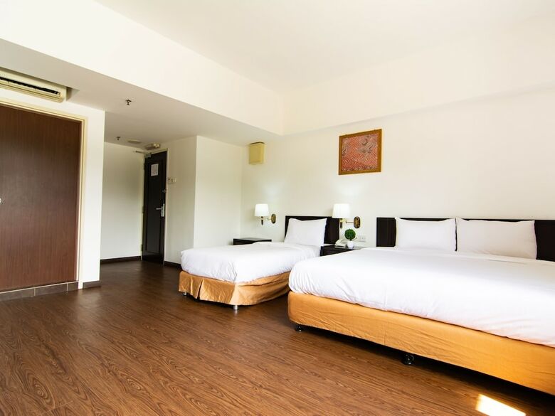Oyo 89995 Glex Hotel Pandan City