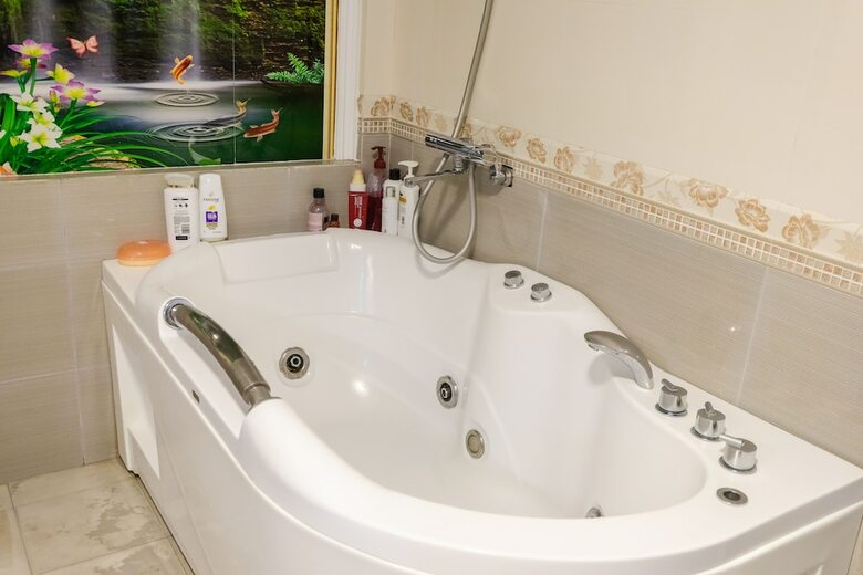 Pho Xanh Marina Hotel