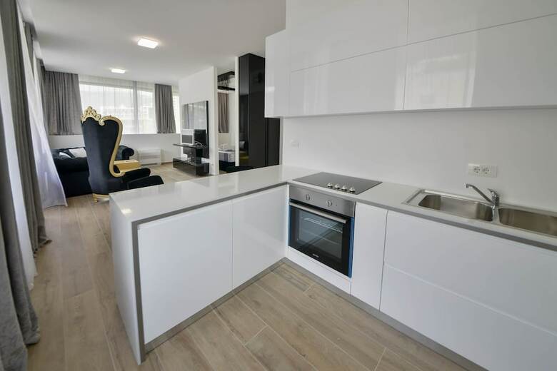 Blue Moon Apartments