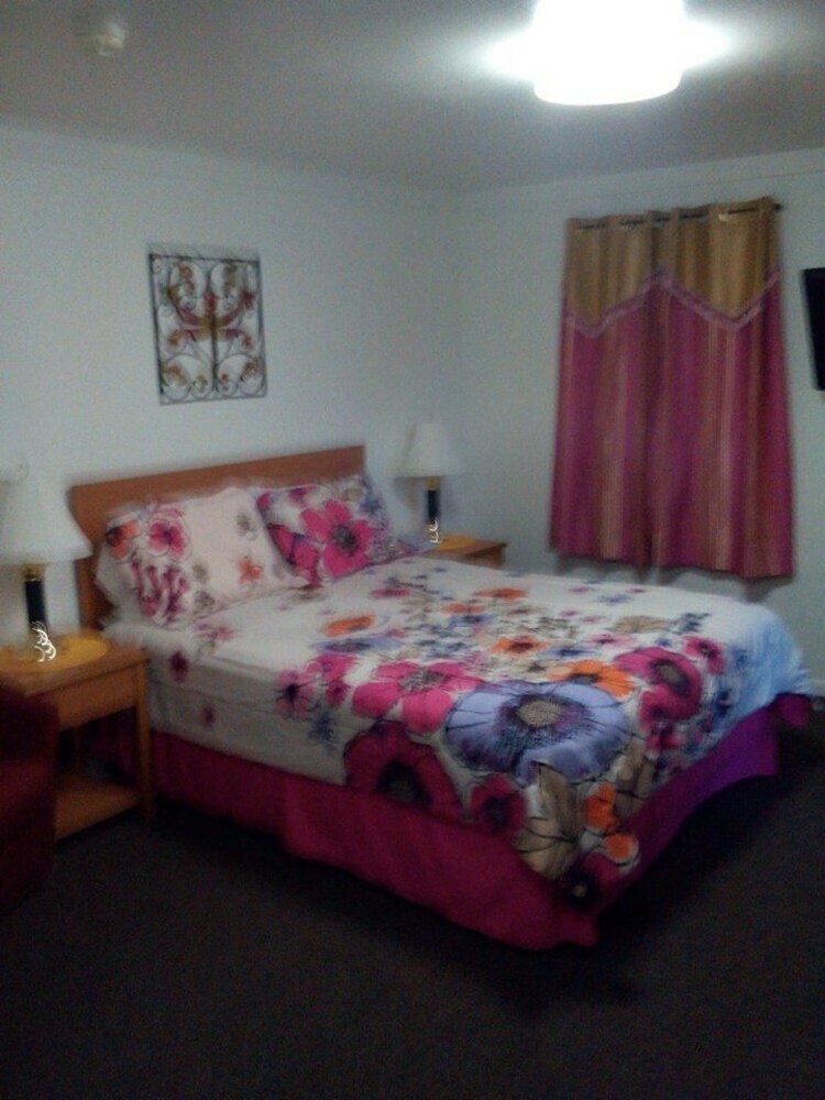 Holiday Motel