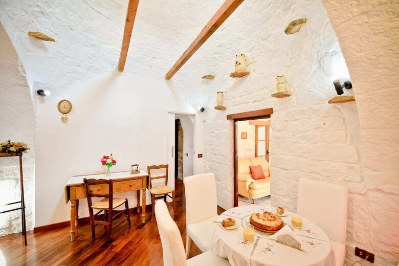 I Cinque Trulli With Swimming Pool