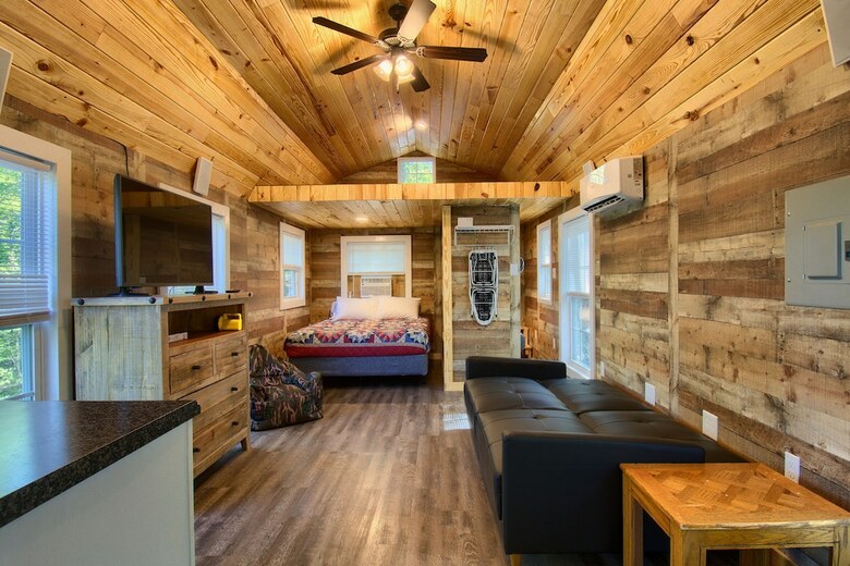 Parker Creek Bend Cabins