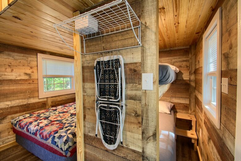 Parker Creek Bend Cabins