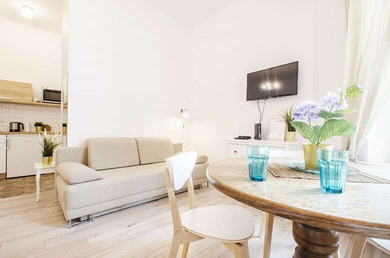 Apartstate On 6 Sierpnia 37