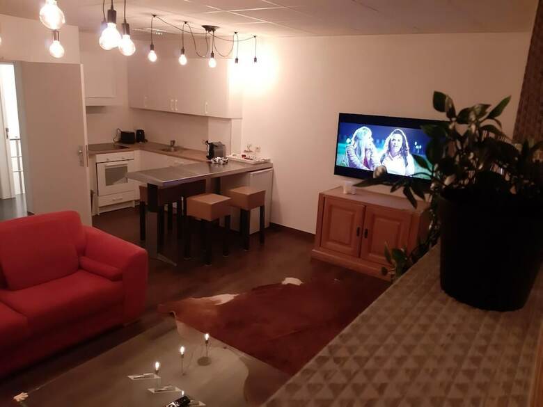 Diamond Bourse Apartments