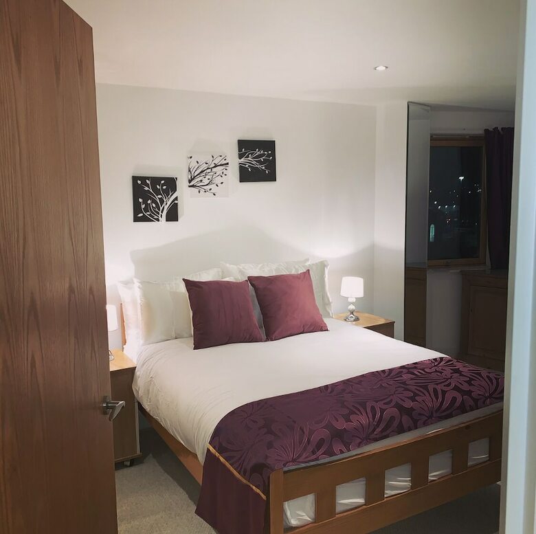 Modern Leeds City Apartment