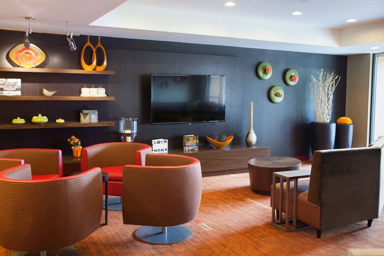 Hotel Courtyard By Marriott Burlington Williston