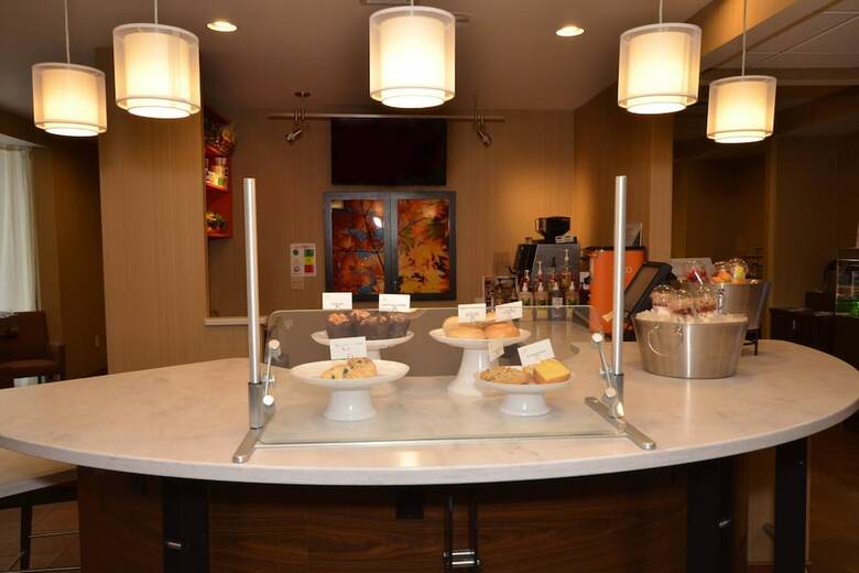 Hotel Courtyard By Marriott Burlington Williston