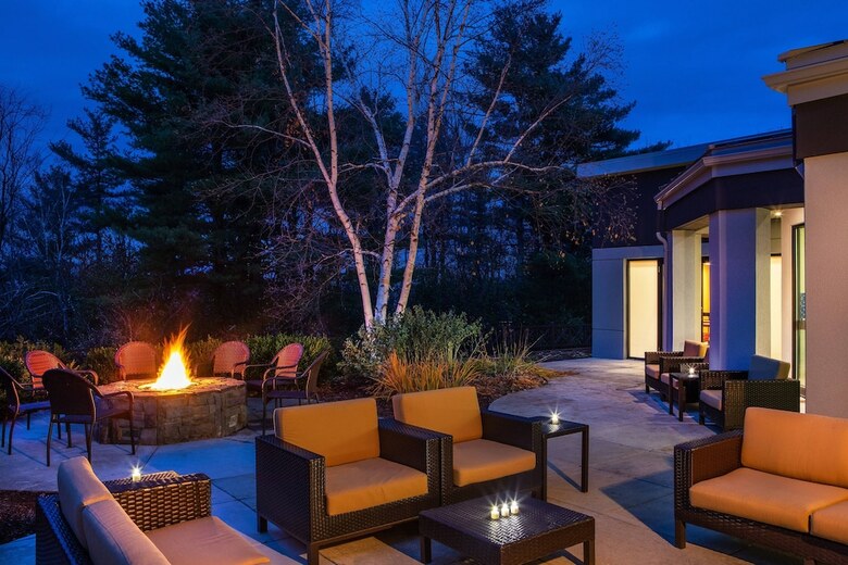 Hotel Courtyard By Marriott Burlington Williston