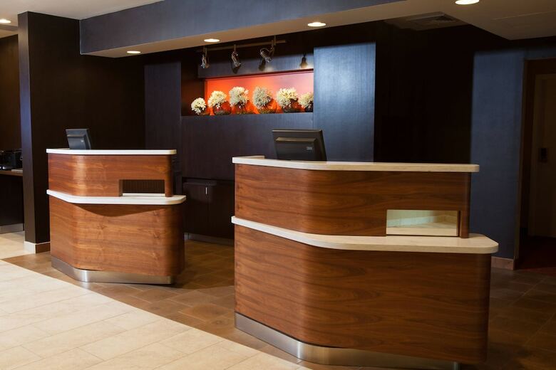 Hotel Courtyard By Marriott Burlington Williston