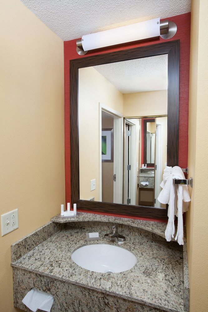 Hotel Courtyard By Marriott Burlington Williston