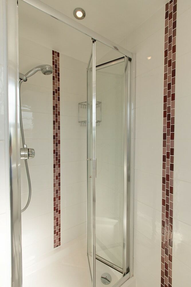 Cumberland House B&B Gatwick