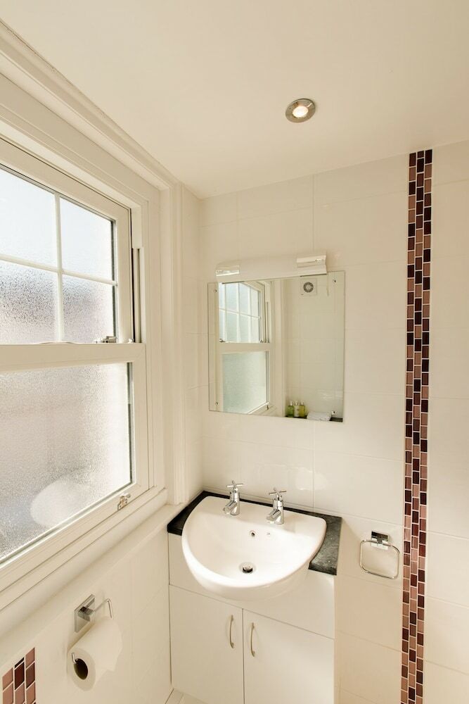 Cumberland House B&B Gatwick