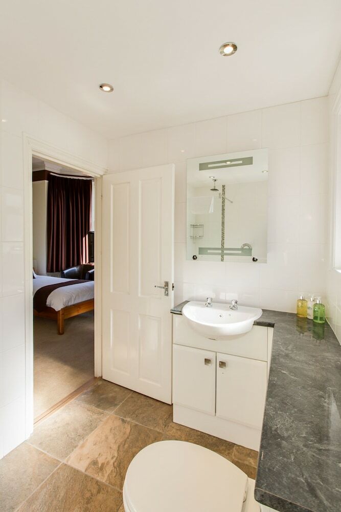 Cumberland House B&B Gatwick