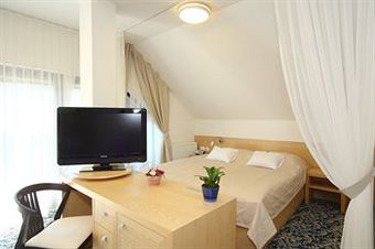Hotel Lek