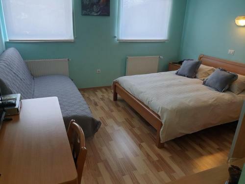 Hostal Apartment Modrina