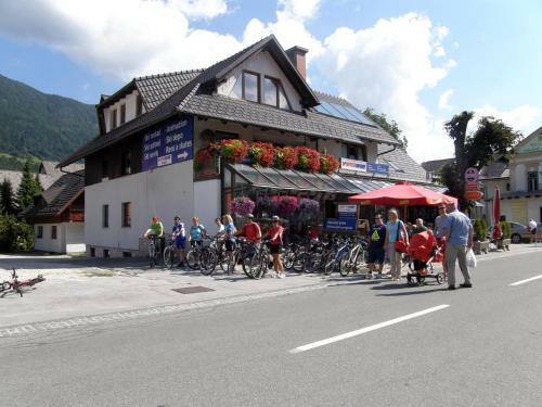 Apartments And Rooms Bernik