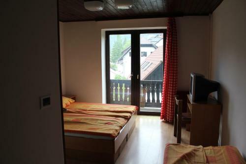 Youth Hostel Nika