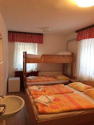 Youth Hostel Nika