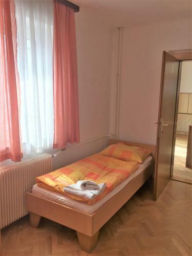 Youth Hostel Nika