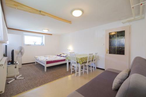 Apartments And Rooms Bani?