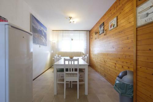 Apartments And Rooms Bani?