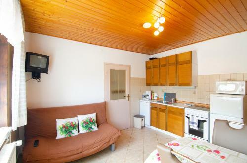 Apartments And Rooms Bani?