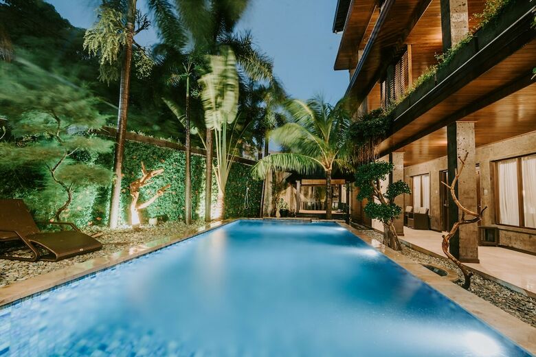 Hotel Arthur Suites By Premier Hospitality Asia