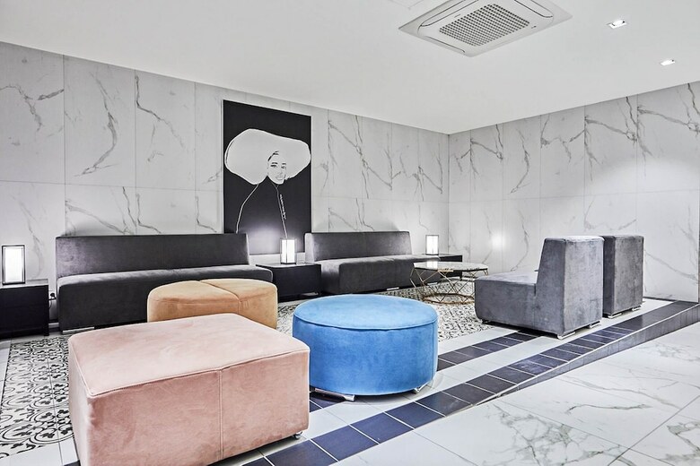 Hotel Stay 25