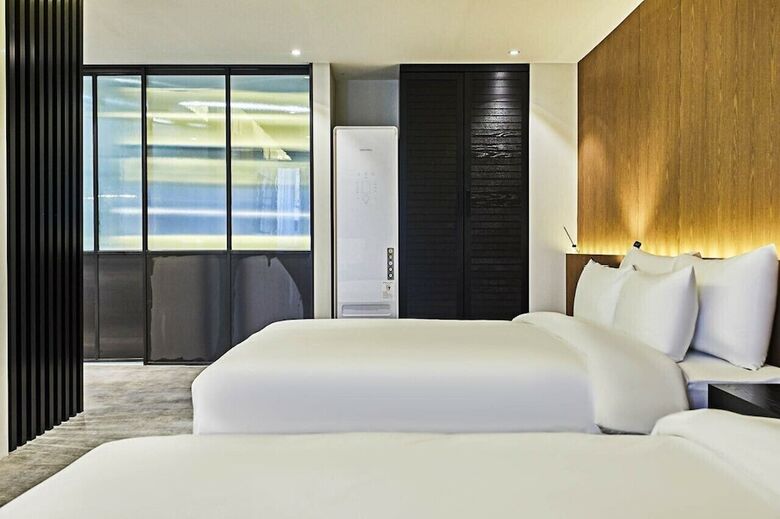 Hotel Stay 25