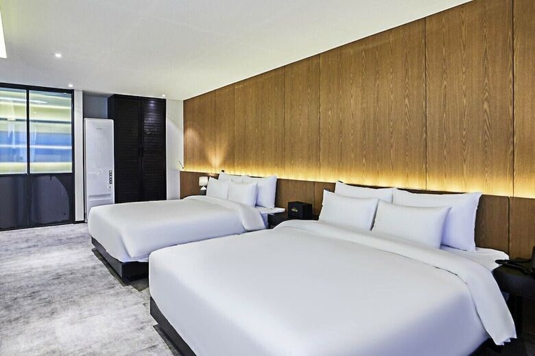 Hotel Stay 25