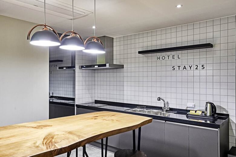 Hotel Stay 25