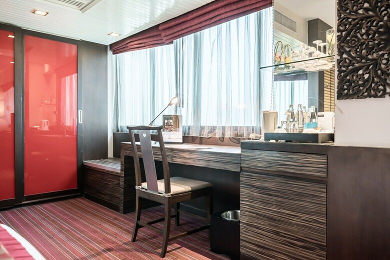 Maroon Infinity Residence By Favstay