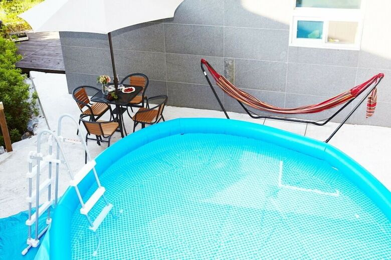 Pool Villa House