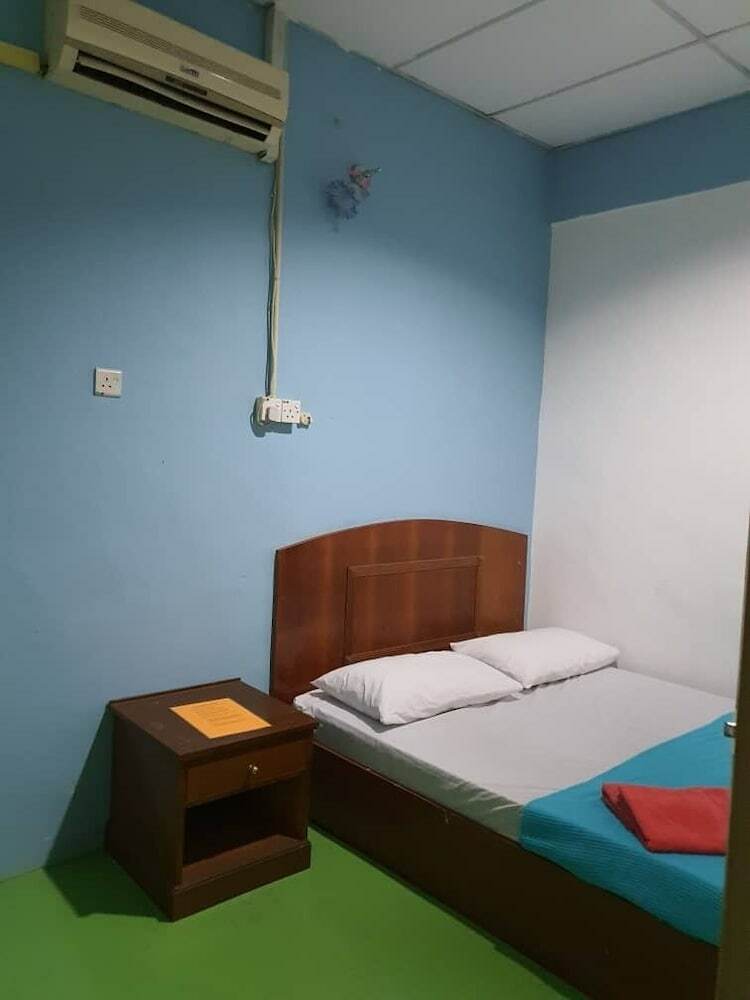 Oyo 89784 Impiana Hotel