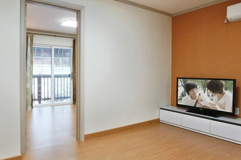 Ostar House