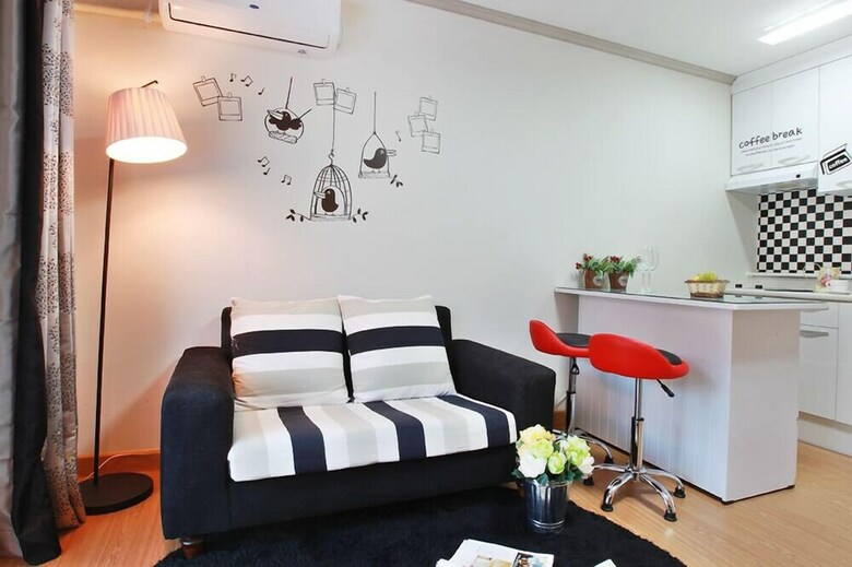 Ostar House