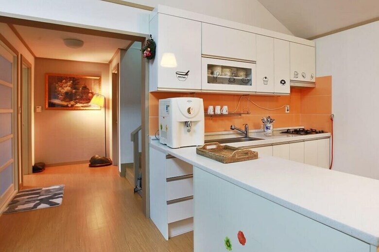 Ostar House