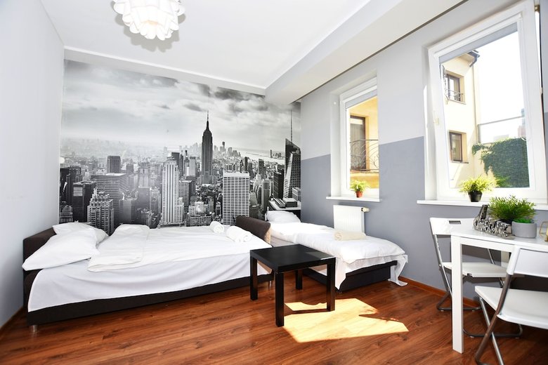 Hostal Dukes Aparthostel - Old Town
