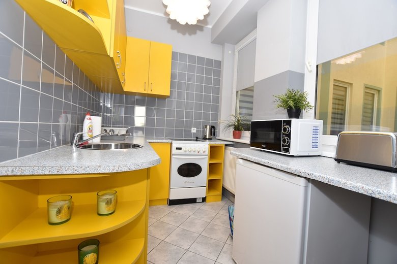 Hostal Dukes Aparthostel - Old Town