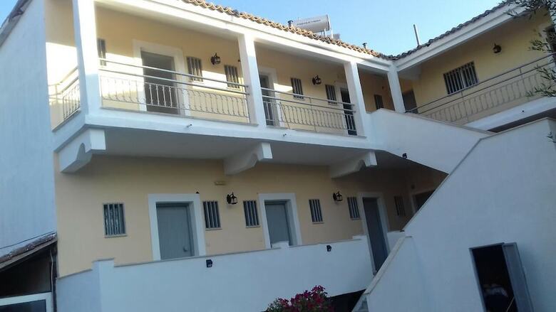 Hotel Full House Kavos