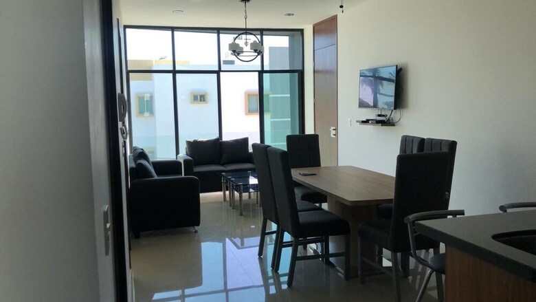 Apartamentos Nuevo, C�modo Y Seguro A UNA Cuadra Del Mar (E)
